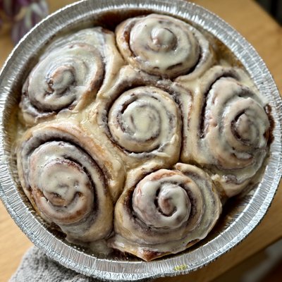 6 Cinnamon Rolls 