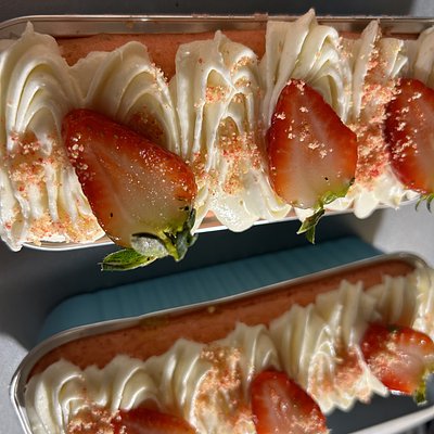 Mini Strawberry Cake
