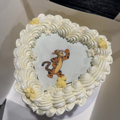 🎂 6" 2- Layer Cake | Serves 10 Guests 