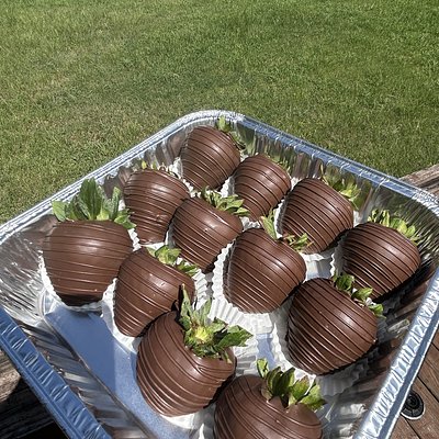 Milk Chocolate Strawberries 