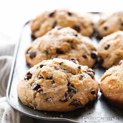 Chocolate Chip Muffin (6)