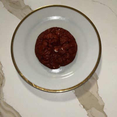 Red Velvet With White Chocolate And Oreo
