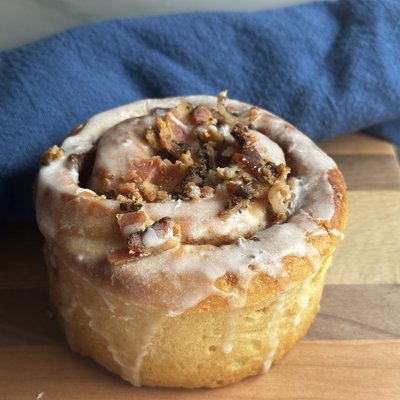 Maple Bacon Cinnamon Roll (single)