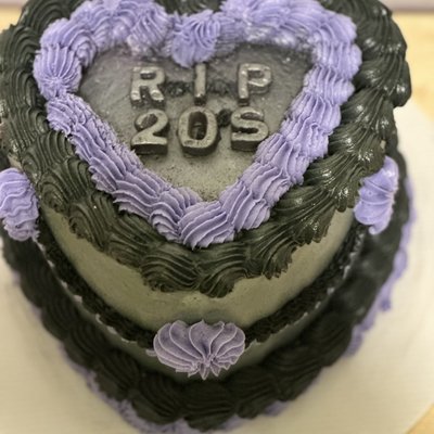10 inch 2 layer heart cake 