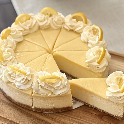 6” Lemon Cheesecake with Lemon Curd