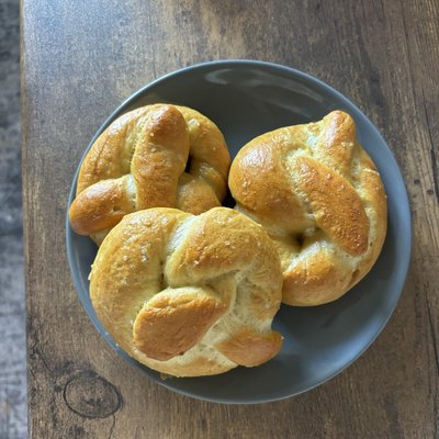 Sourdough Soft Pretzels 