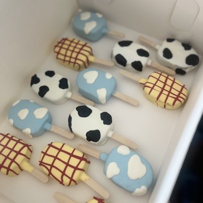 Cakesicles