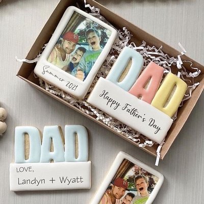 Polaroid And “Dad” Or “Papa” Plaque