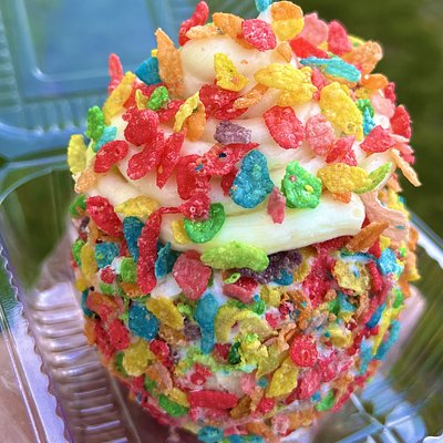 Fruitty Pebble Cheesecake Stuffed Apple 