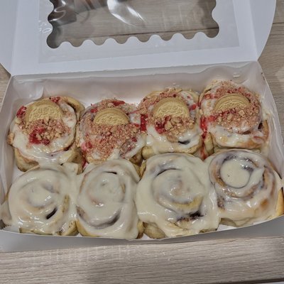 8 Pack Med Rolls W/Toppings