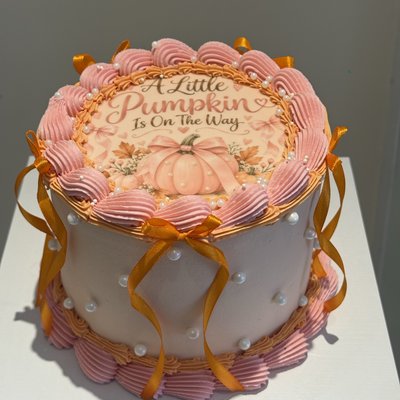 Create Your Own Round Vintage Cake 