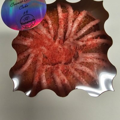 Strawberry crunch bunt cake mini 