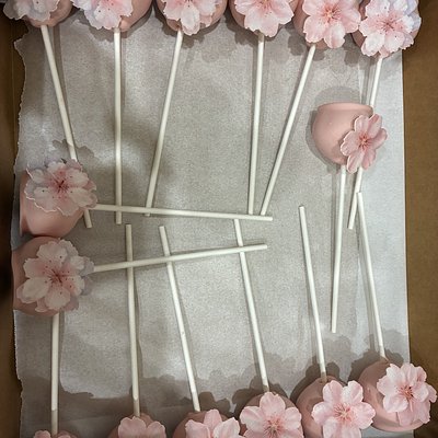 Customize pink birthday Cake pops &cupcakes 