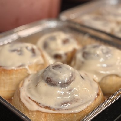 4ct Jumbo Sourdough Cinnamon Rolls