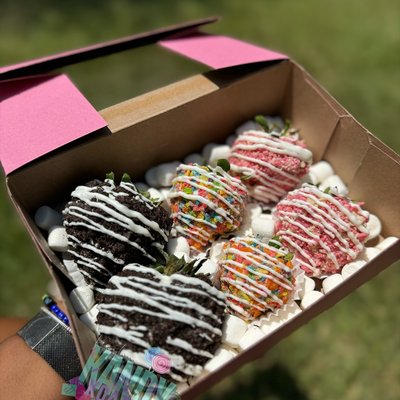 1/2 Dozen Deluxe Berries 