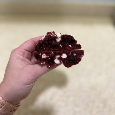 Red Velvet Cookie (1)