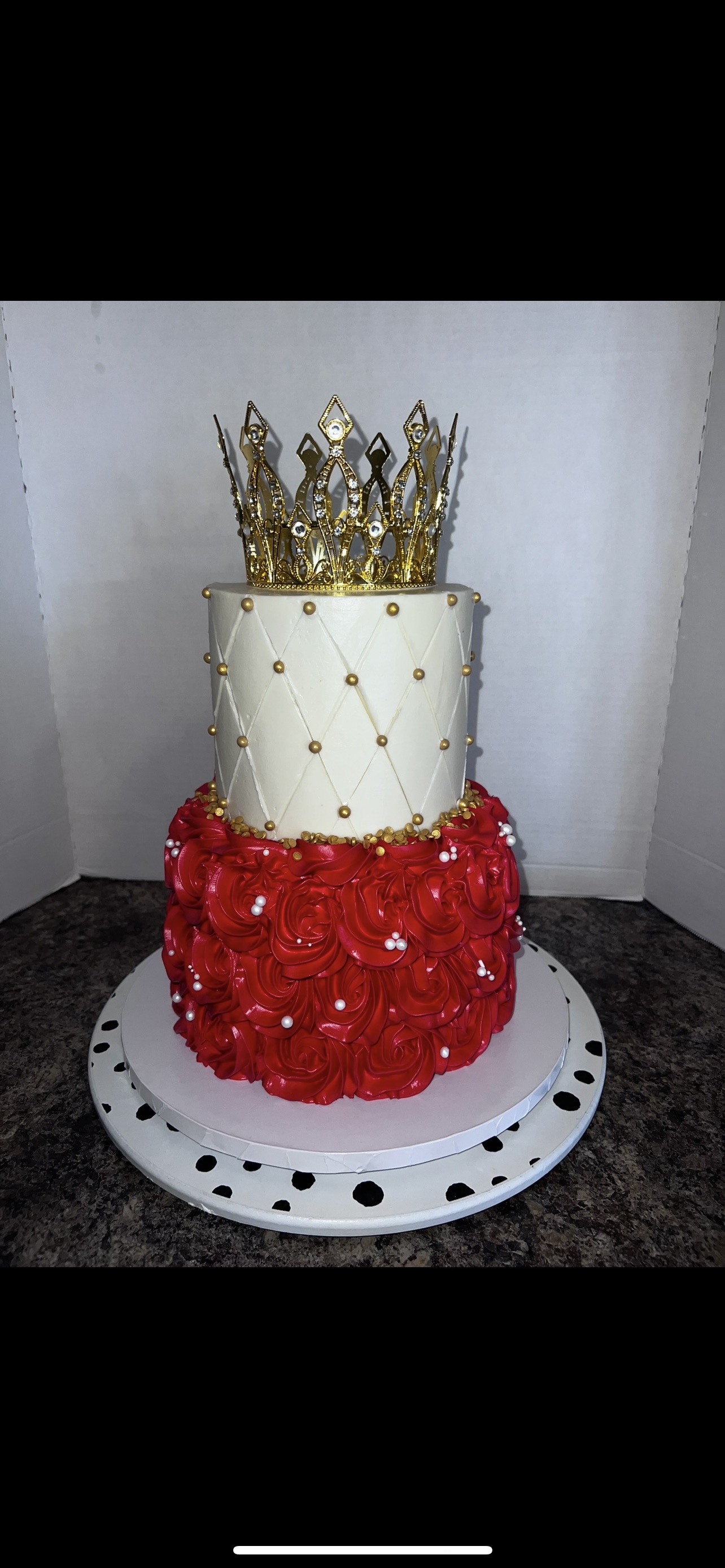 Two Tiered Cake 8” & 6” (serves 30-45)