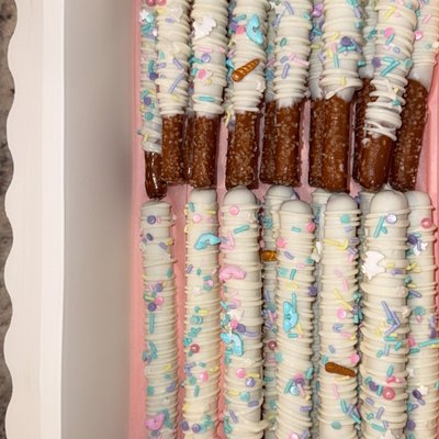 Chocolate Covered Pretzel Rods 