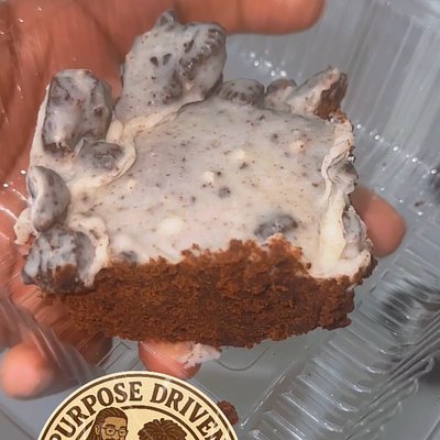 Cookies N Creme Brownies (1 Slice)