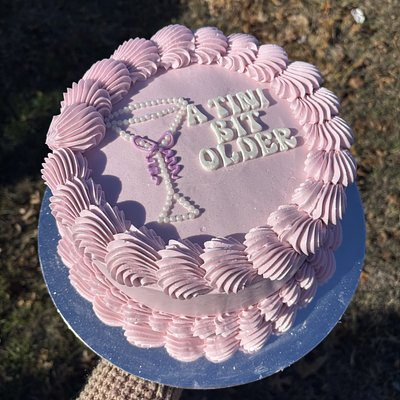 8” Round - Serves 12-16