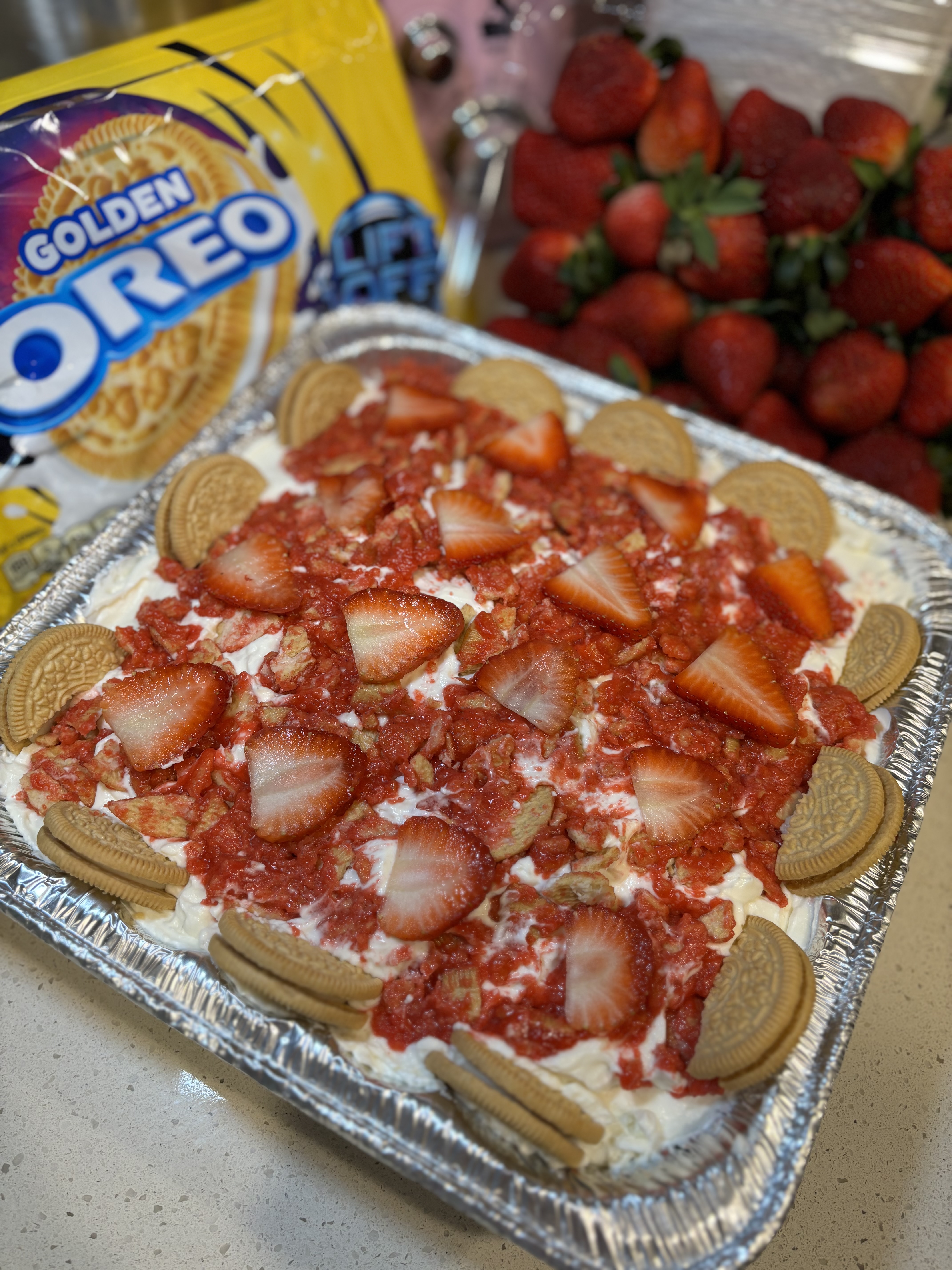 Strawberry Crunch Cake 