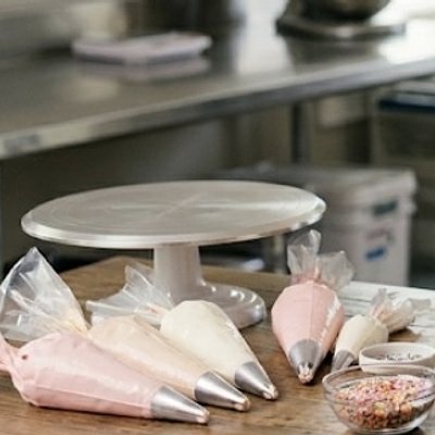 One On One Cake Decorating For Beginners! 