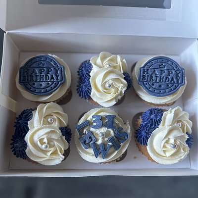 6 Personlised Cupcakes 