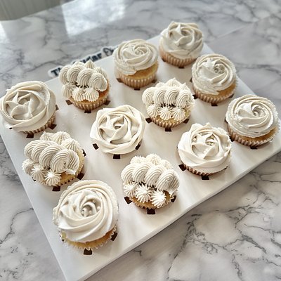 Dozen Cupcakes w/Buttercream