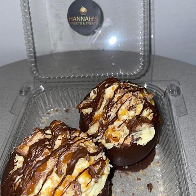 Candy Cheesecake Stuffed Apples 