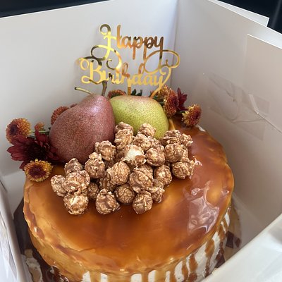 Spiced Pear Caramel Cake