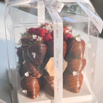 Chcolate Covered Strawberry Cake 