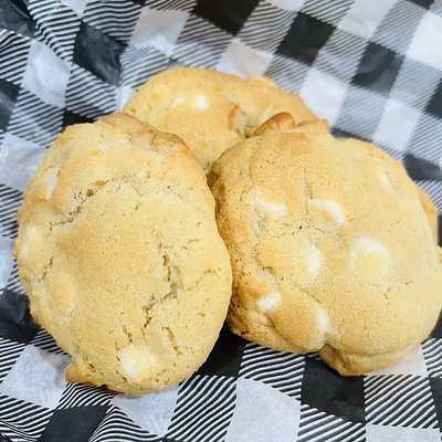 White Chocolate Chip Macadamia Nut Cookies 
