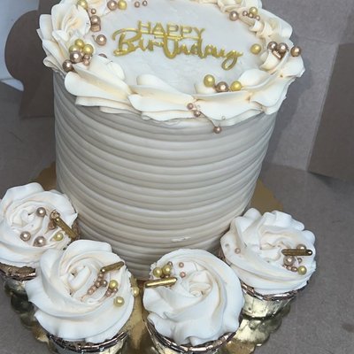 6” Cake With Cupcakes 