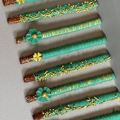 Chocolate Covered Pretzels (1 Dozen)