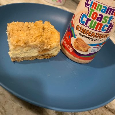 Apple Cobbler Cheesecake Bars