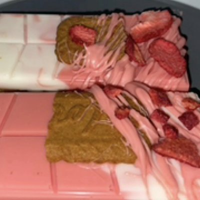 Strawberry Biscoff Stuffed Bars