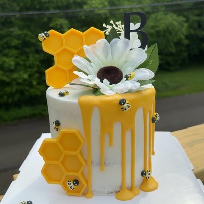 6” 3 Layer Cake- Feeds About 14