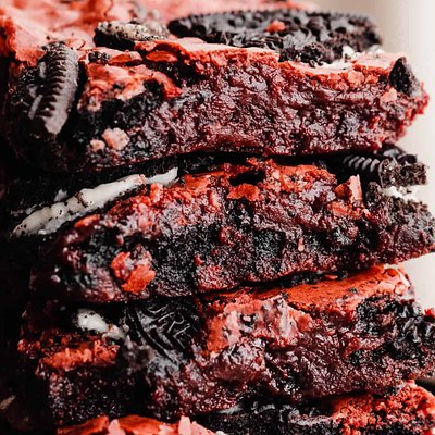 Red Velvet Oreo Cookie Brownie 