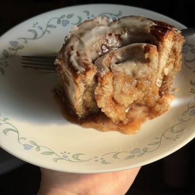 Cinnamon Rolls with Vanilla Icing