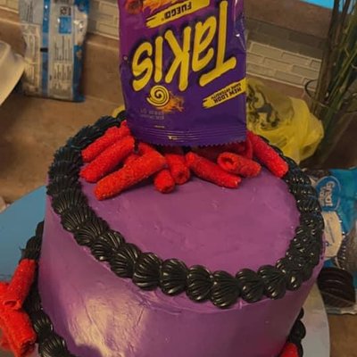 CUSTOM Cakes 
