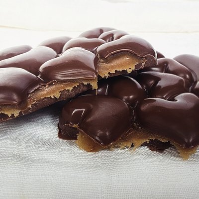 Chocolate Praline Bar | Gooey Biscoff 