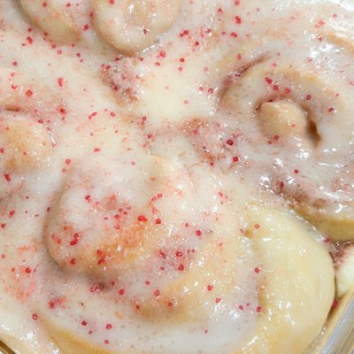 Strawberry And Crème Rolls Dozen