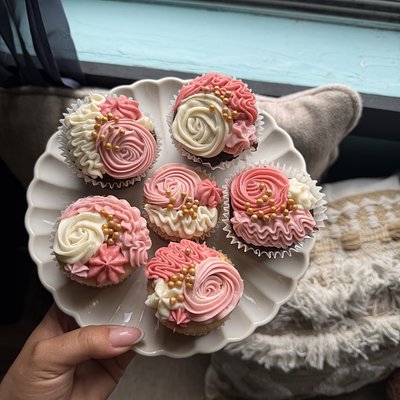 basic cupcakes