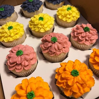12 Custom Cupcakes