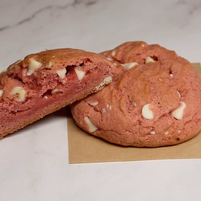 Strawberry Milkshake Cookie