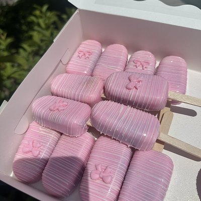 Mini Cakesicles 