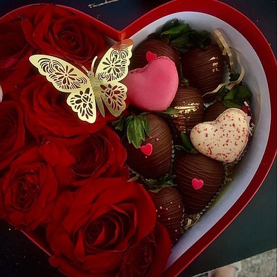 Strawberries And Roses 