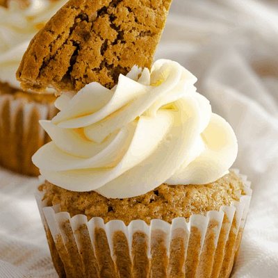 Oatmeal Creme Pie Cupcakes (6-Pack)