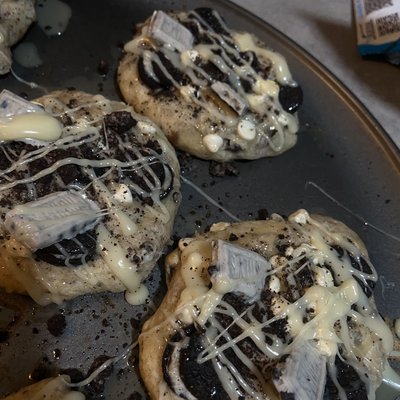 Cookies and cream cookie