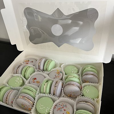 1 Dozen Deluxe Macarons 